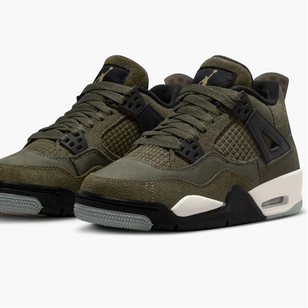 Air Jordan 4 Retro SE Craft Sneakers Size 10